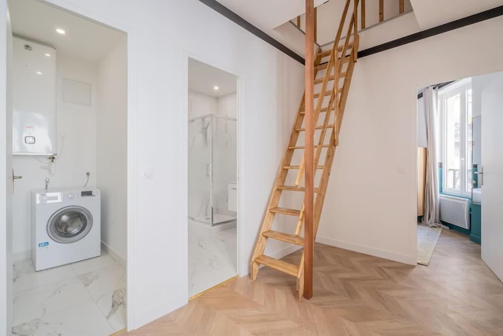 Apartment Mezzanine Coeur Du 11eme Arrondissement Paris